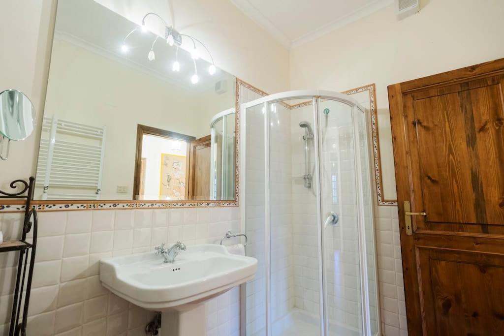 Apartment In Luxuryproperty Privatepool Garden Bbq Airc X8 Castelnuovo Di Porto Extérieur photo